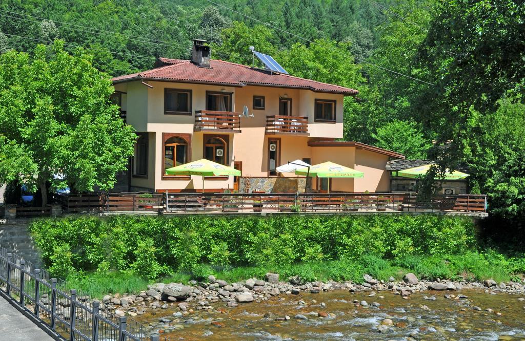 Семеен Хотел Федора Ribarica Exterior photo