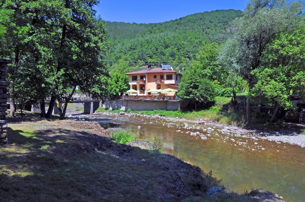 Семеен Хотел Федора Ribarica Exterior photo